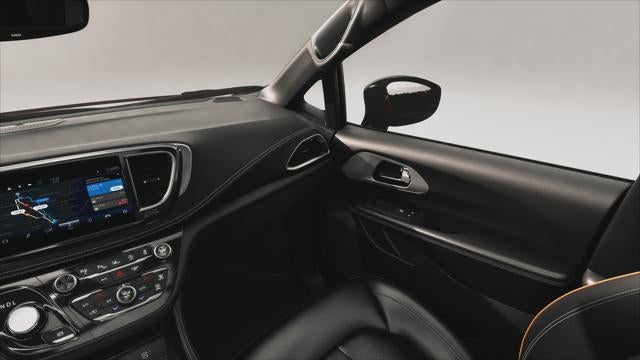 2027 Chrysler Pacifica PACIFICA LIMITED