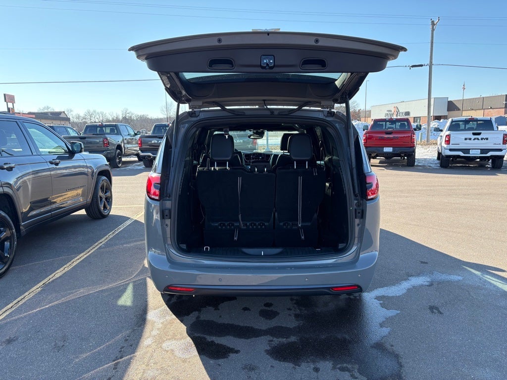 2025 Chrysler Pacifica Limited