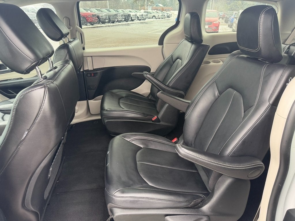 2024 Chrysler Pacifica Hybrid Select