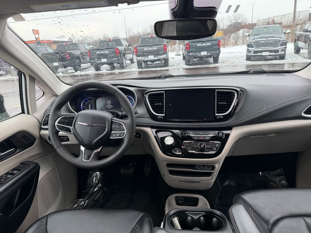 2024 Chrysler Pacifica Hybrid Select