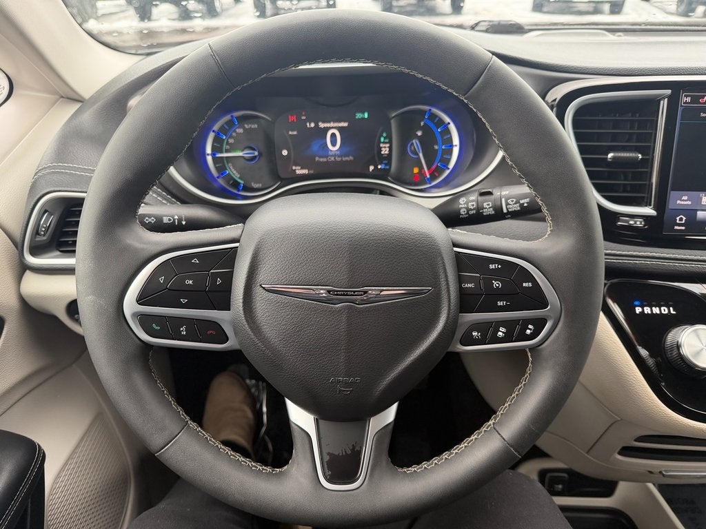 2024 Chrysler Pacifica Hybrid Select
