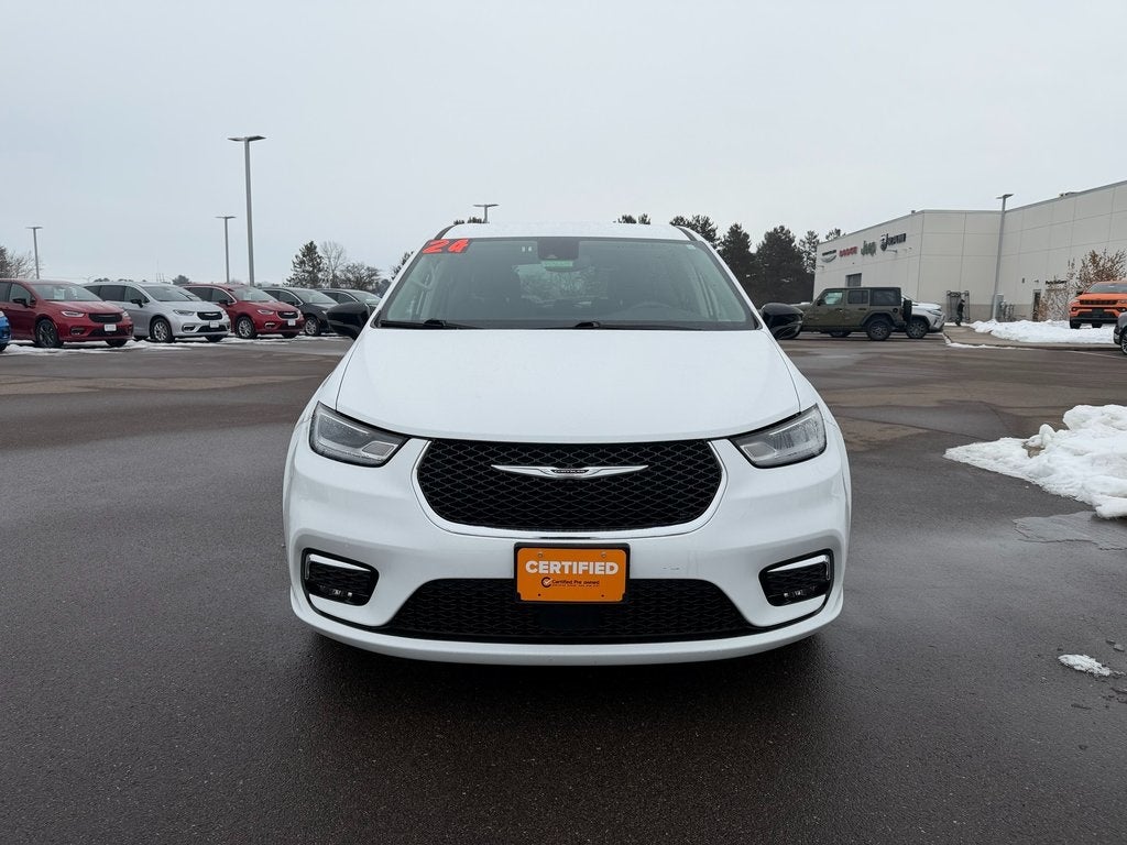 2024 Chrysler Pacifica Hybrid Select