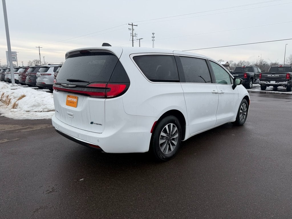 2024 Chrysler Pacifica Hybrid Select