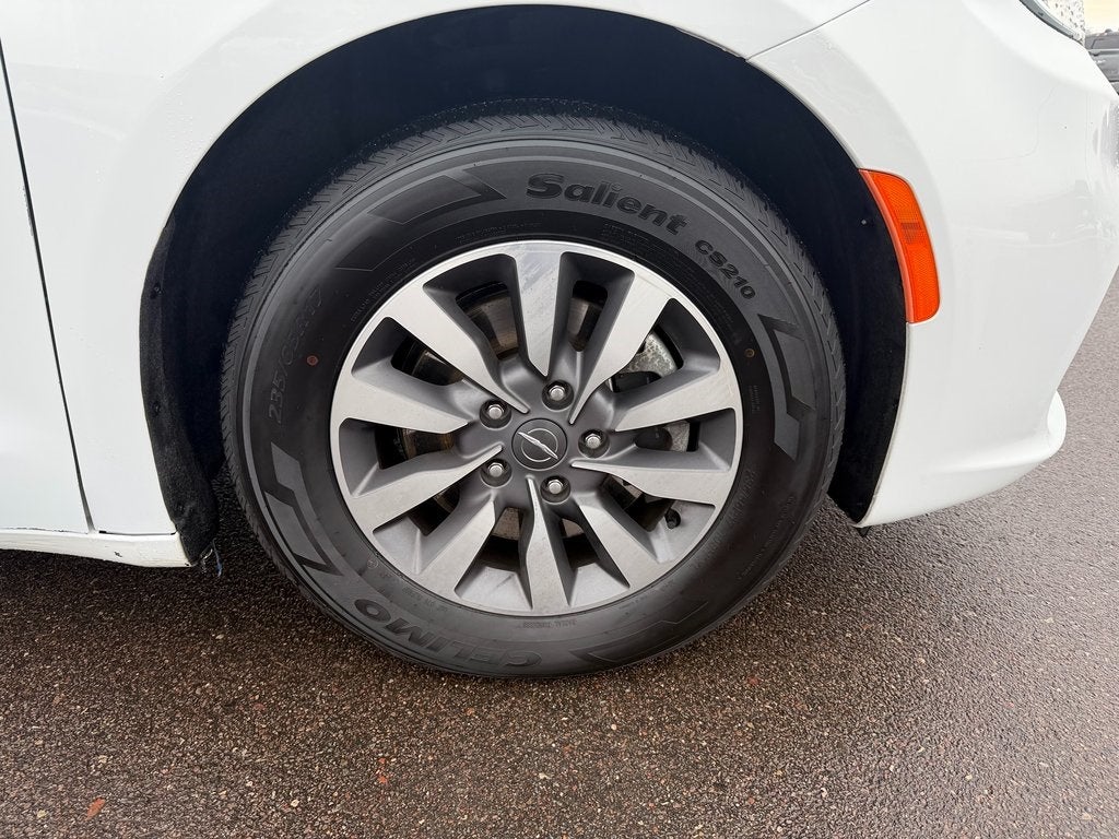 2024 Chrysler Pacifica Hybrid Select