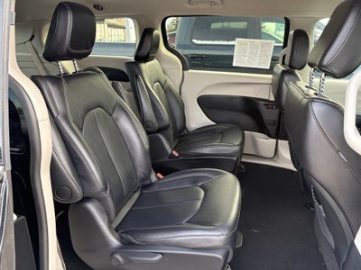 2024 Chrysler Pacifica Hybrid Select