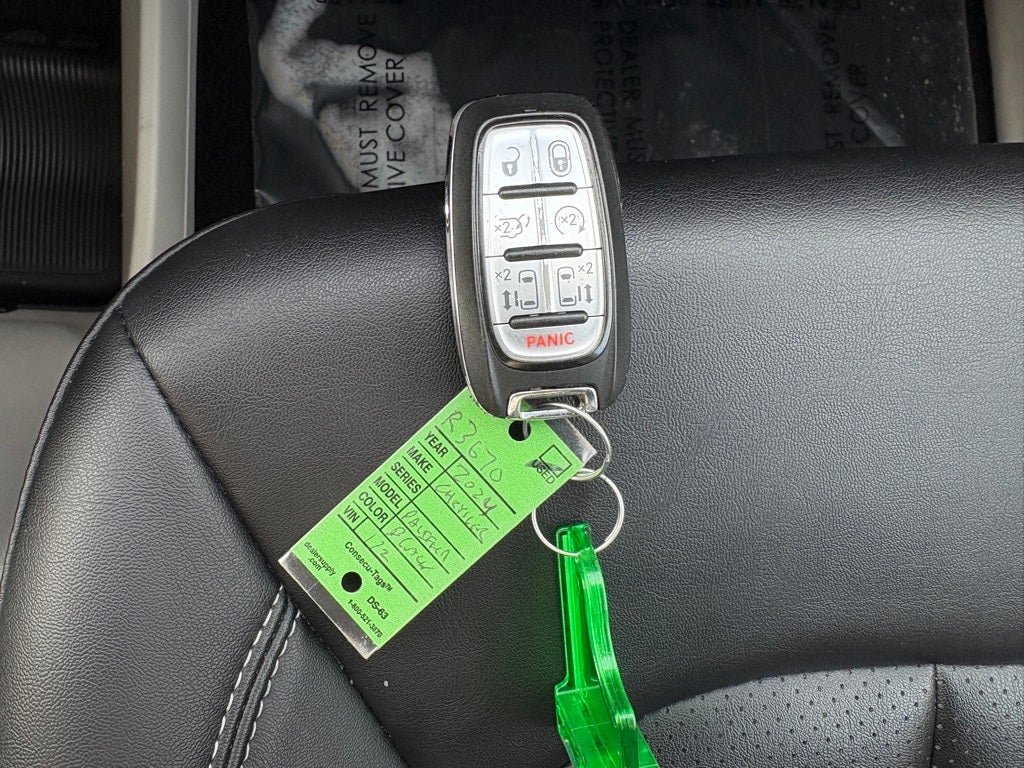 2024 Chrysler Pacifica Hybrid Select