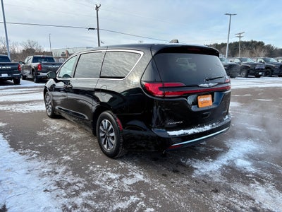 2024 Chrysler Pacifica Hybrid Select