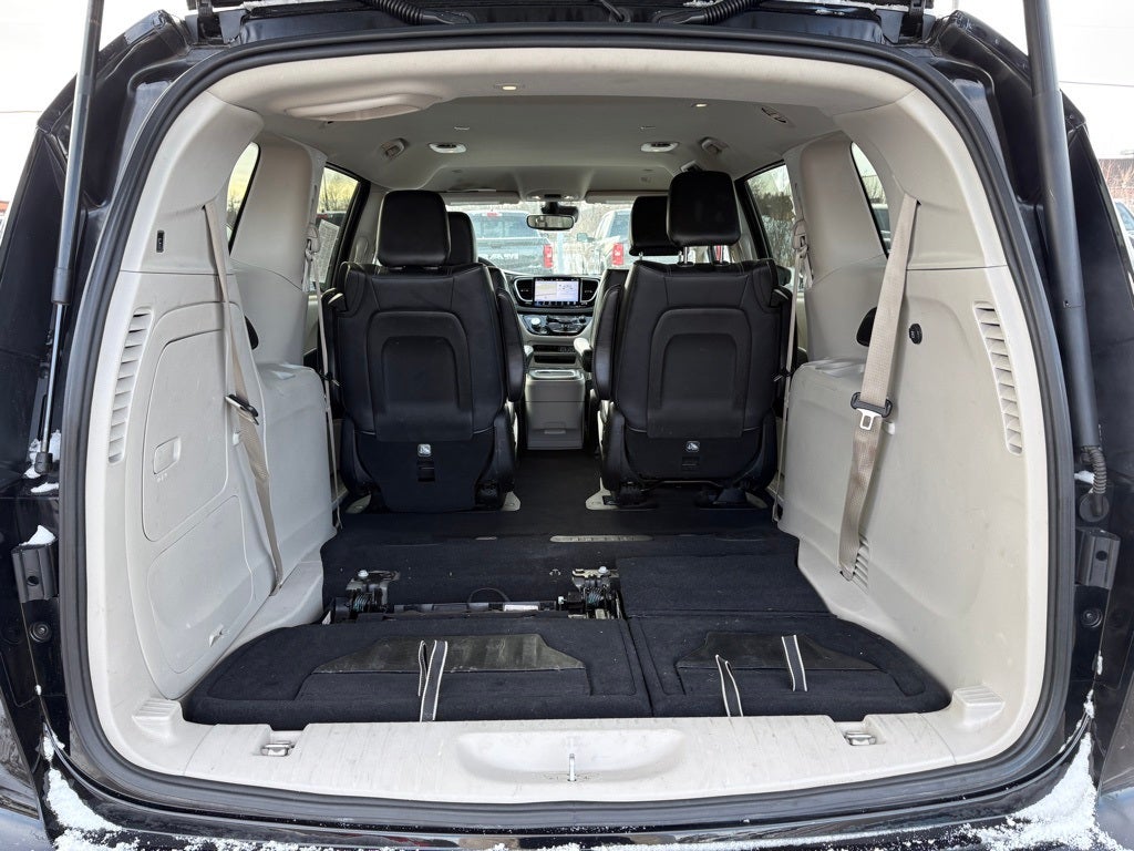 2024 Chrysler Pacifica Hybrid Select