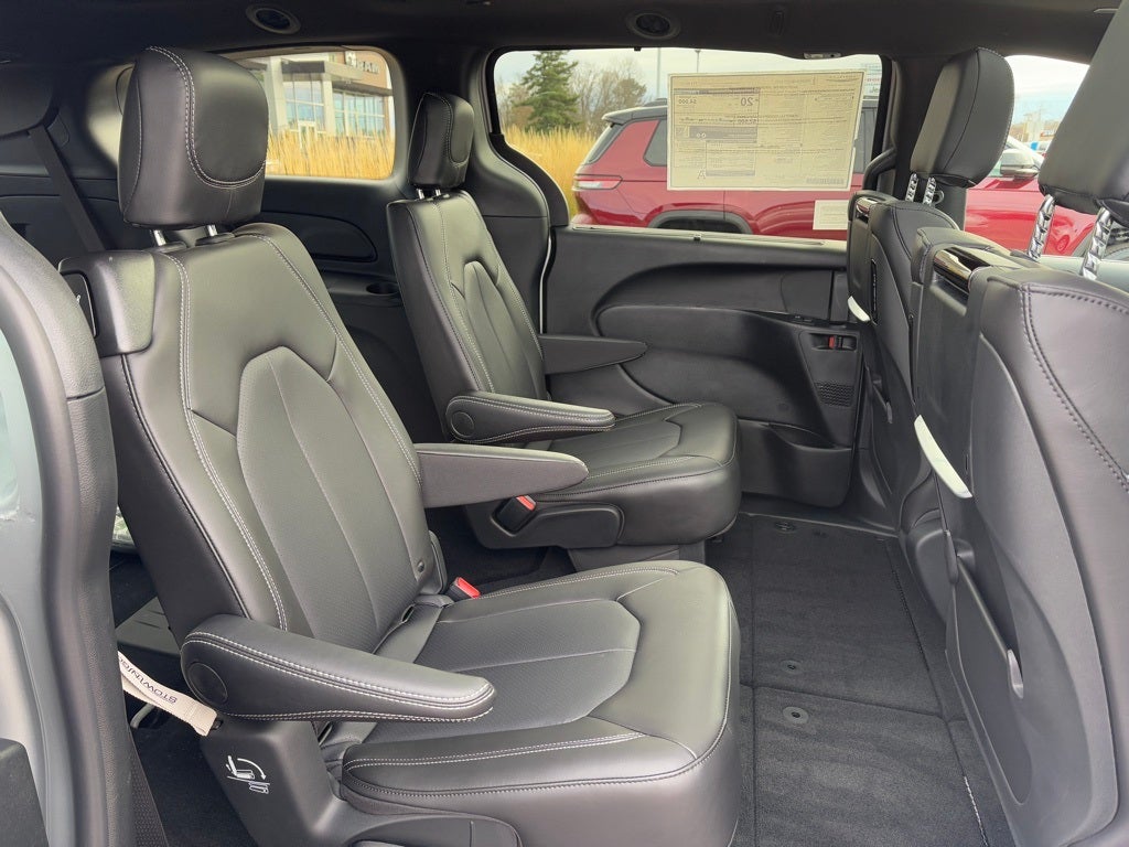 2026 Chrysler Pacifica PACIFICA SELECT AWD