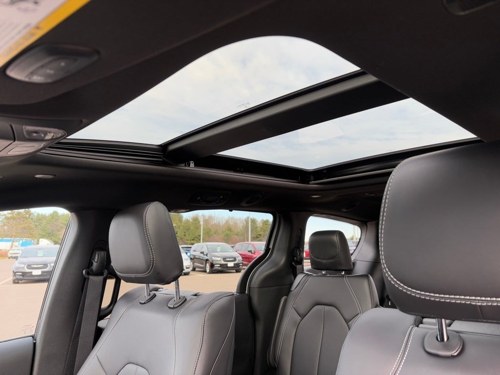 2026 Chrysler Pacifica PACIFICA SELECT AWD