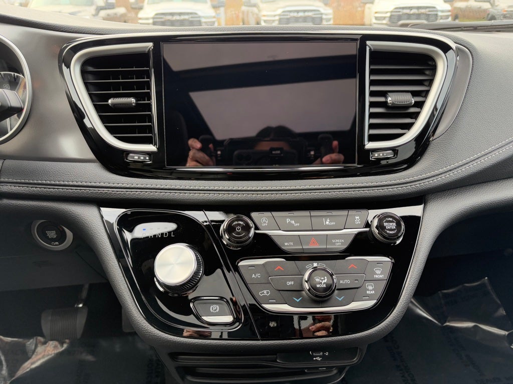 2026 Chrysler Pacifica PACIFICA SELECT AWD