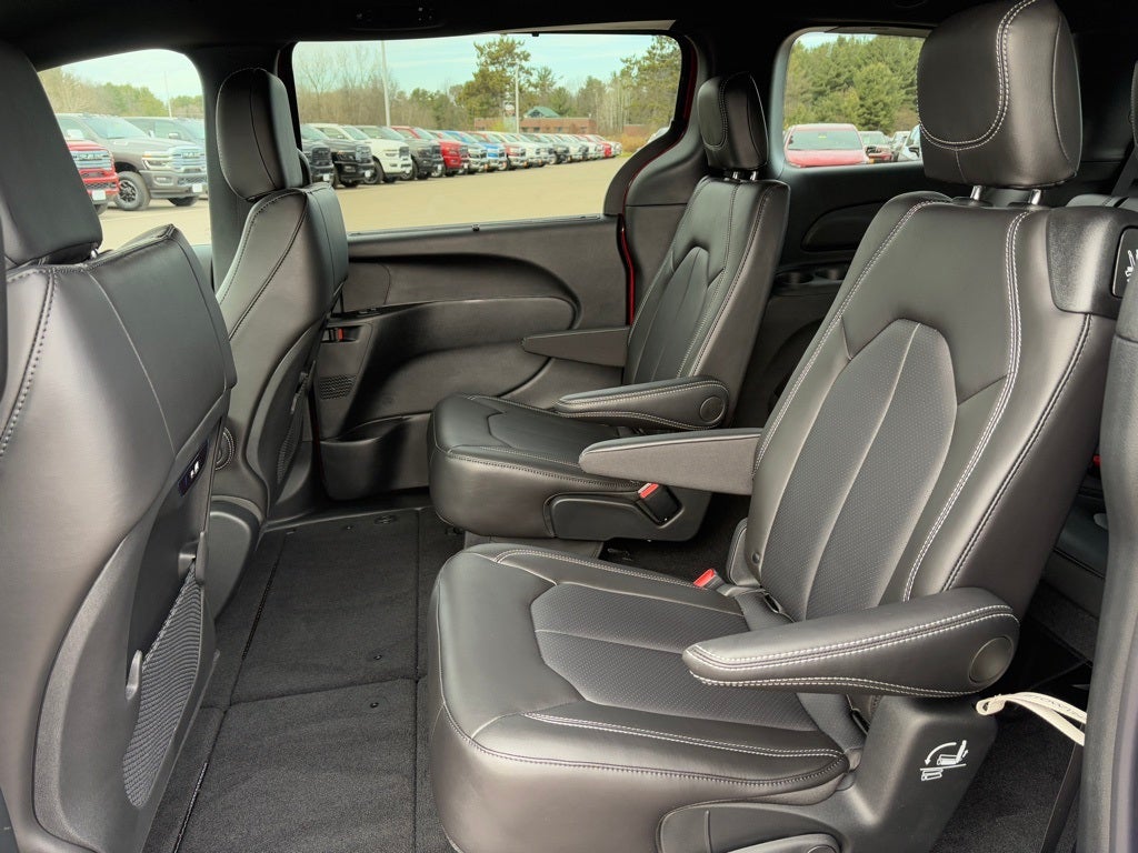 2026 Chrysler Pacifica PACIFICA SELECT AWD