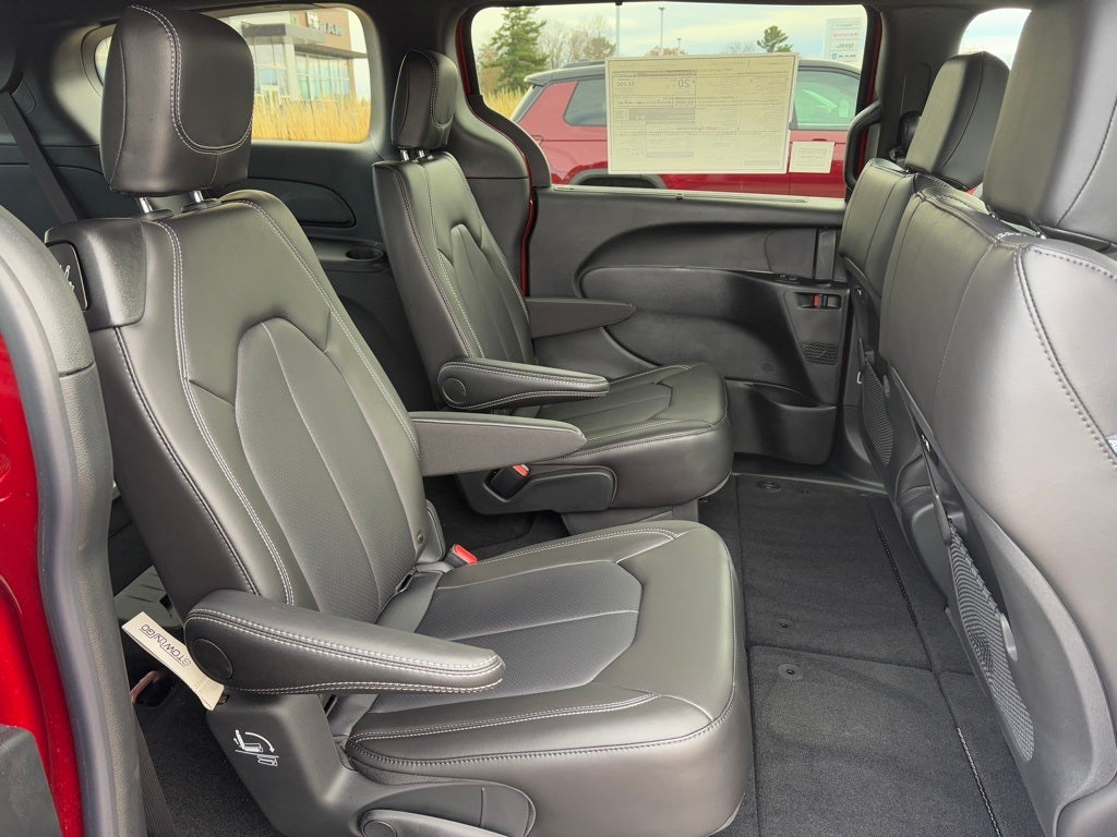 2026 Chrysler Pacifica PACIFICA SELECT AWD