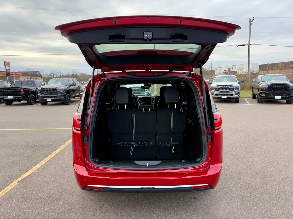 2026 Chrysler Pacifica PACIFICA SELECT AWD