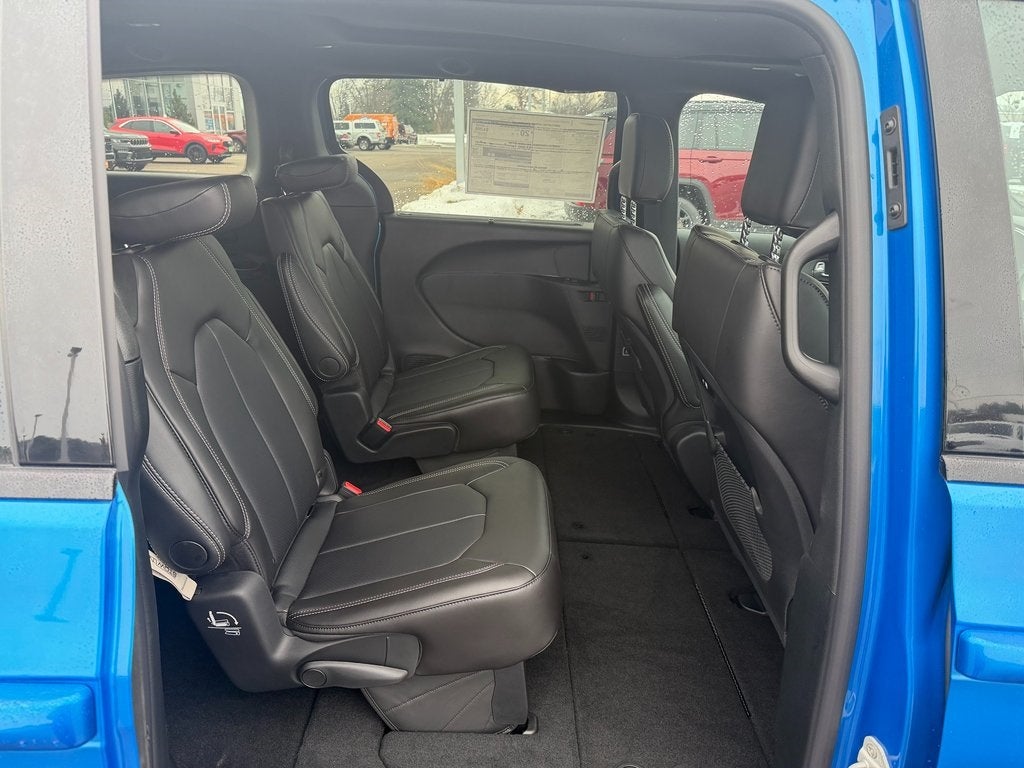 2026 Chrysler Pacifica PACIFICA SELECT AWD