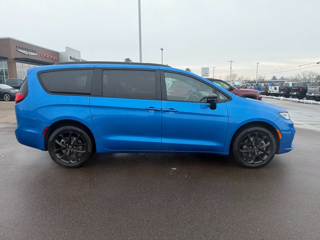2026 Chrysler Pacifica PACIFICA SELECT AWD