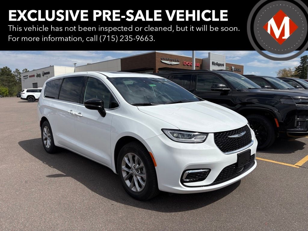 2026 Chrysler Pacifica Limited AWD's photo
