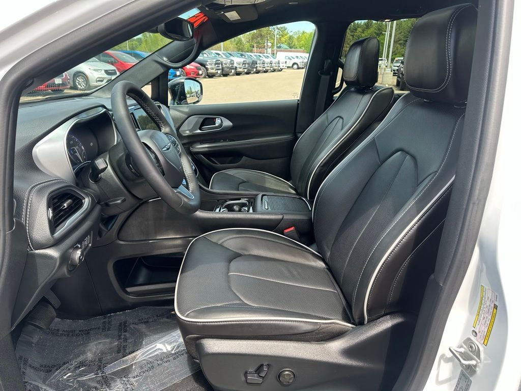 2026 Chrysler Pacifica Limited AWD