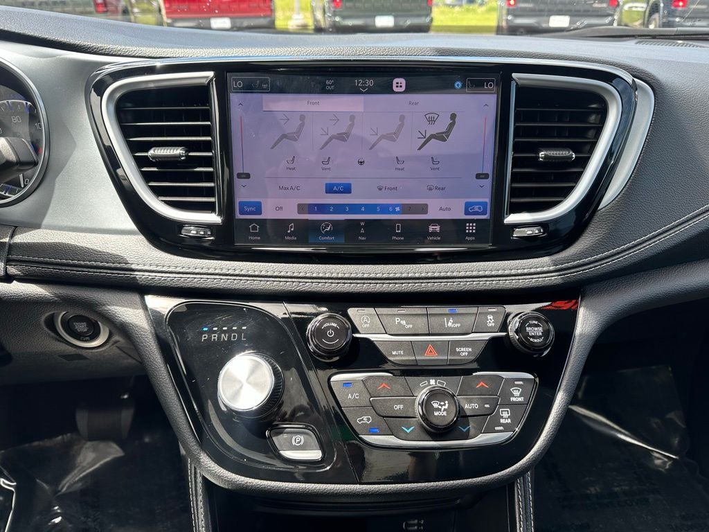 2026 Chrysler Pacifica Limited AWD