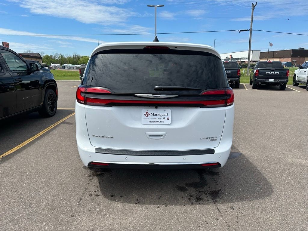 2026 Chrysler Pacifica Limited AWD