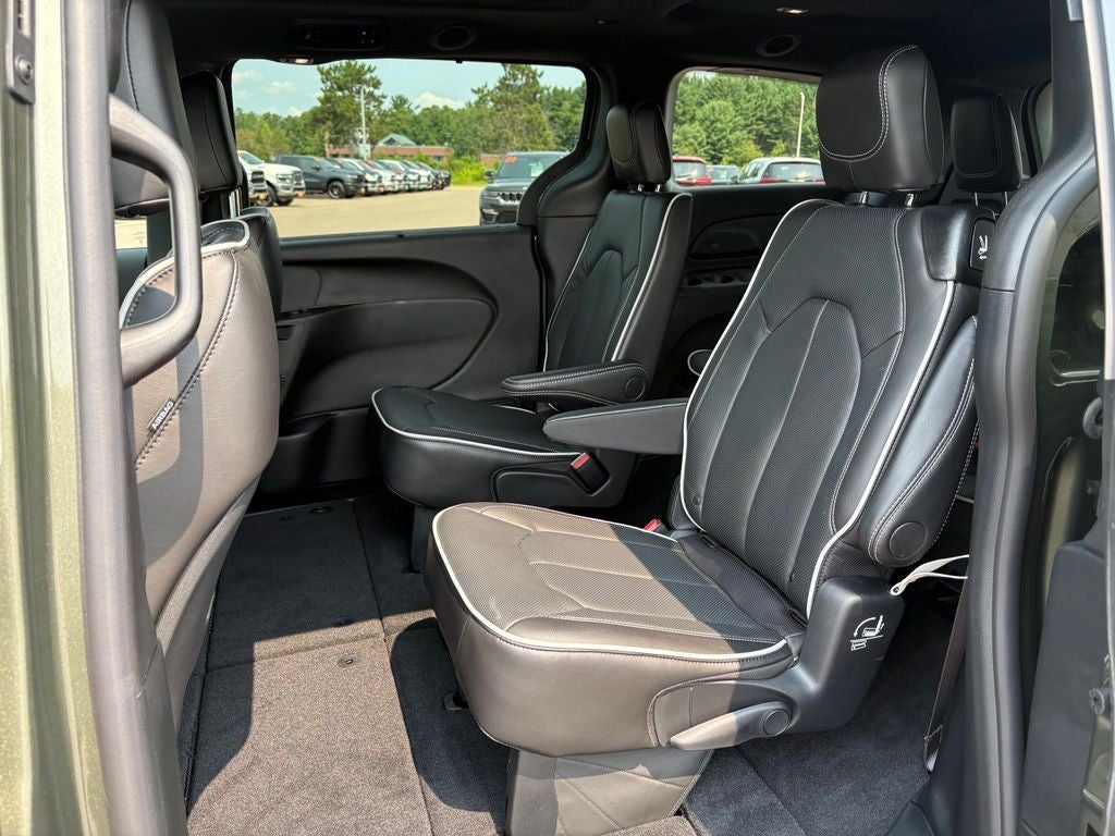 2027 Chrysler Pacifica PACIFICA LIMITED AWD