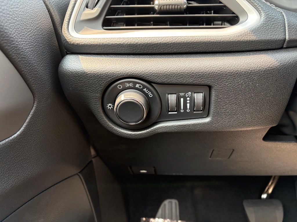 2027 Chrysler Pacifica PACIFICA LIMITED AWD