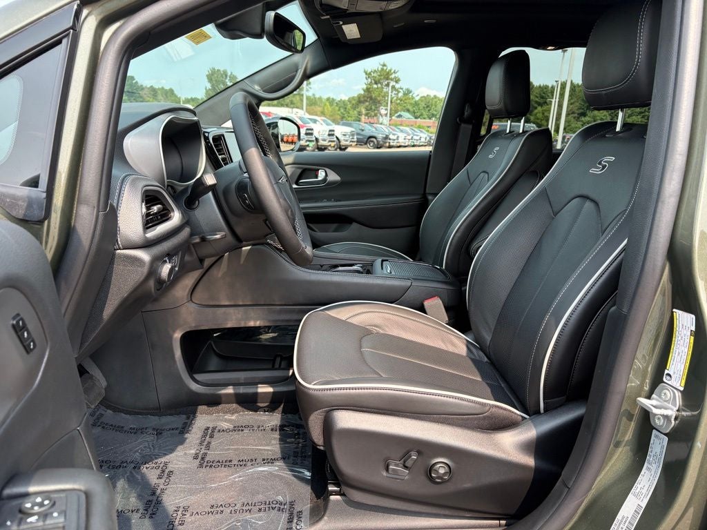 2027 Chrysler Pacifica PACIFICA LIMITED AWD