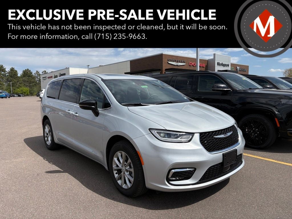 2026 Chrysler Pacifica Limited AWD's photo
