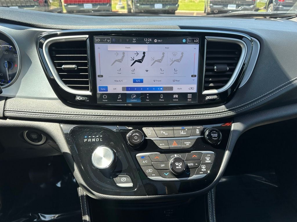 2026 Chrysler Pacifica Limited AWD