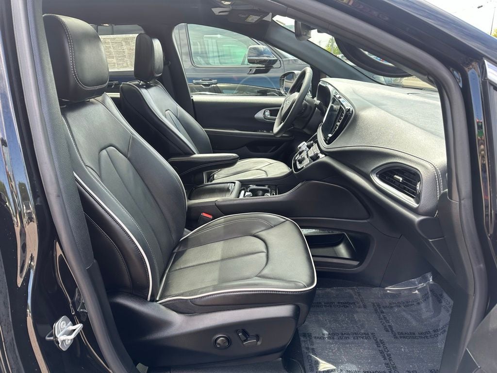 2026 Chrysler Pacifica Limited AWD