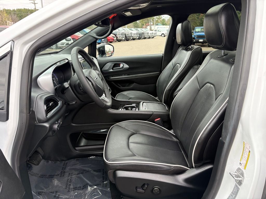 2026 Chrysler Pacifica Limited AWD