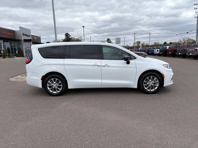 2026 Chrysler Pacifica Limited AWD