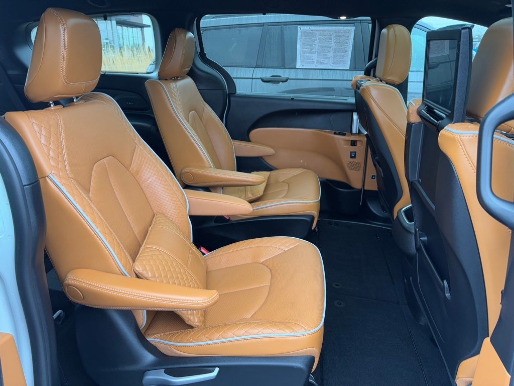2023 Chrysler Pacifica Pinnacle AWD