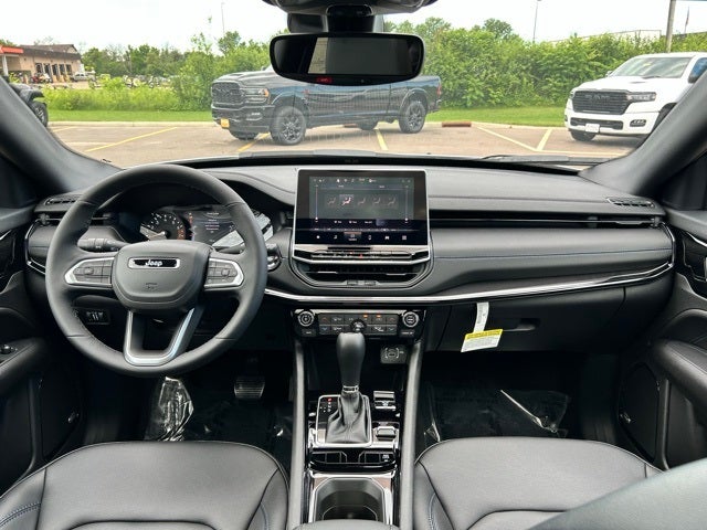 2025 Jeep Compass COMPASS LIMITED 4X4