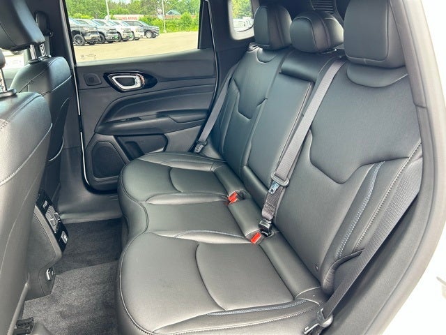 2025 Jeep Compass COMPASS LIMITED 4X4