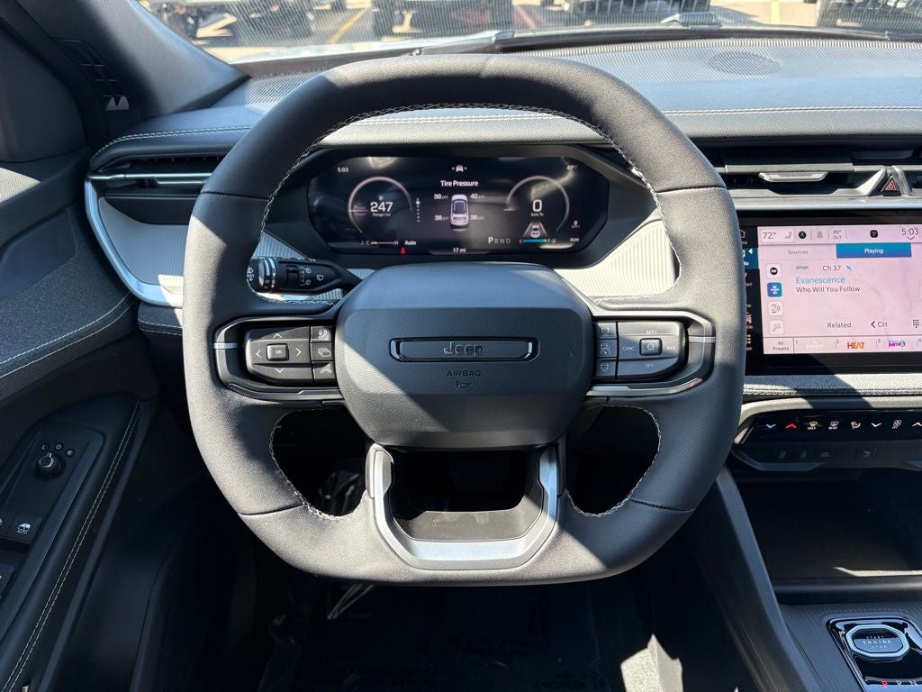 2026 Jeep Cherokee CHEROKEE LAREDO 4X4