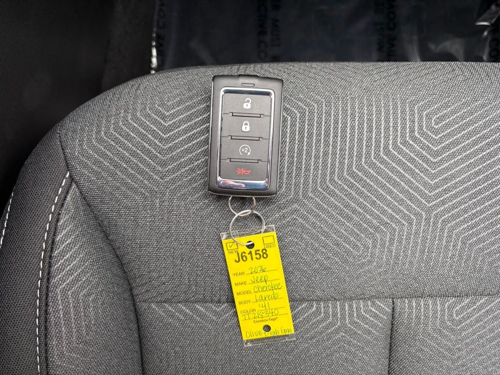 2026 Jeep Cherokee CHEROKEE LAREDO 4X4