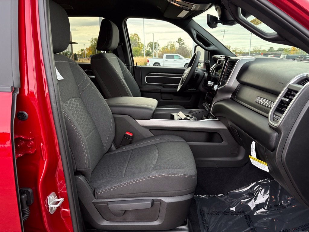 2027 RAM Ram 3500 RAM 3500 BIG HORN CREW CAB 4X4 6'4' BOX
