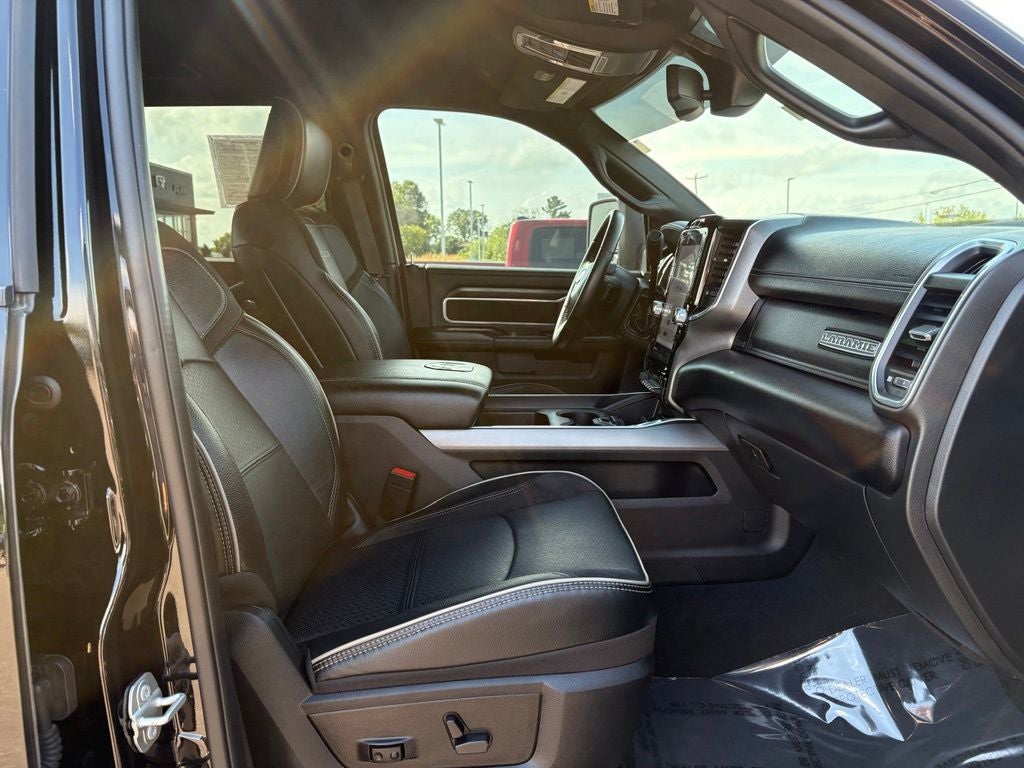 2024 RAM 3500 Laramie Crew Cab 4x4 6'4' Box