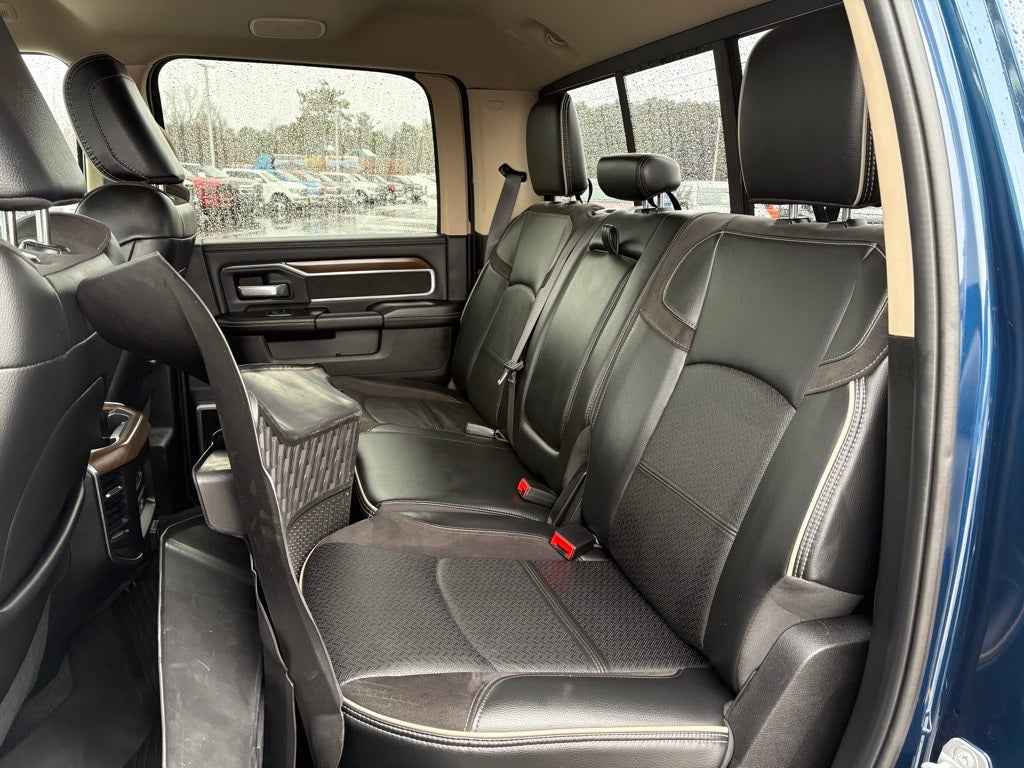 2022 RAM 3500 Laramie Crew Cab 4x4 6'4' Box