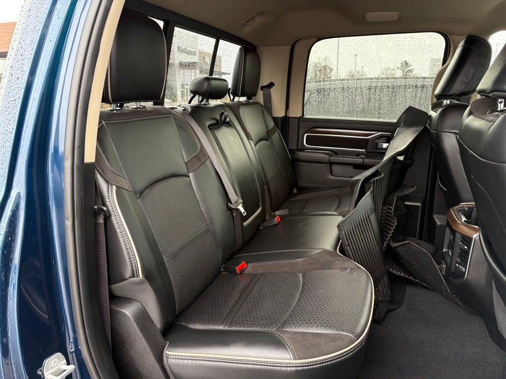 2022 RAM 3500 Laramie Crew Cab 4x4 6'4' Box