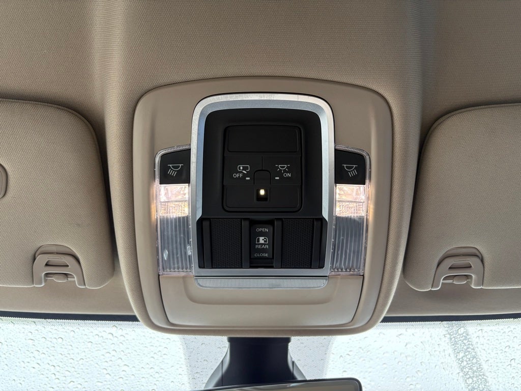 2022 RAM 3500 Laramie Crew Cab 4x4 6'4' Box