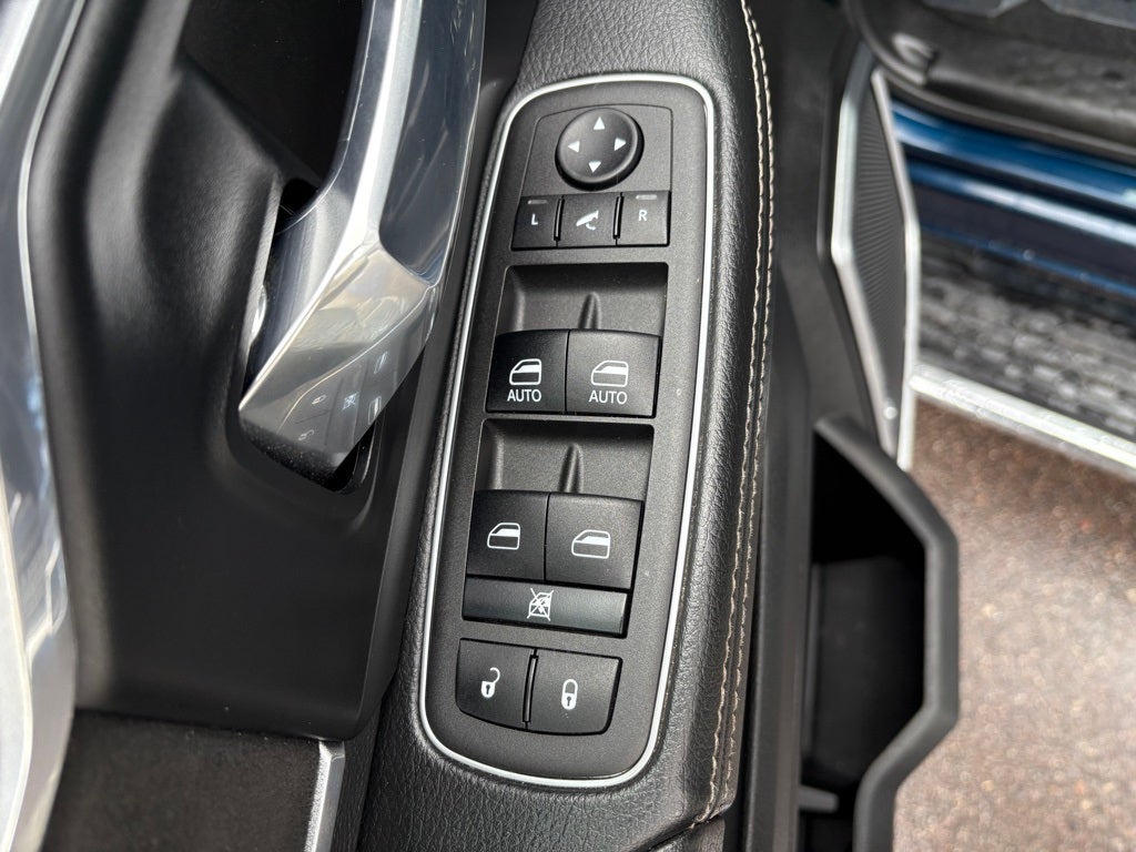 2022 RAM 3500 Laramie Crew Cab 4x4 6'4' Box