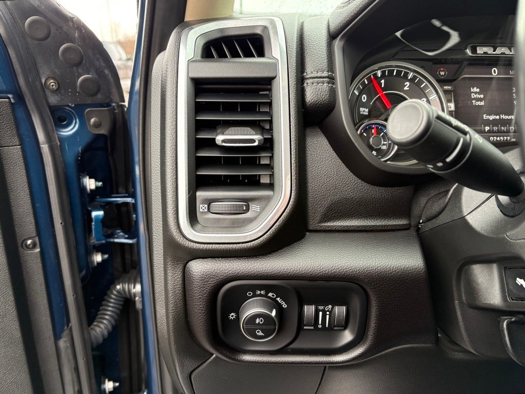 2022 RAM 3500 Laramie Crew Cab 4x4 6'4' Box