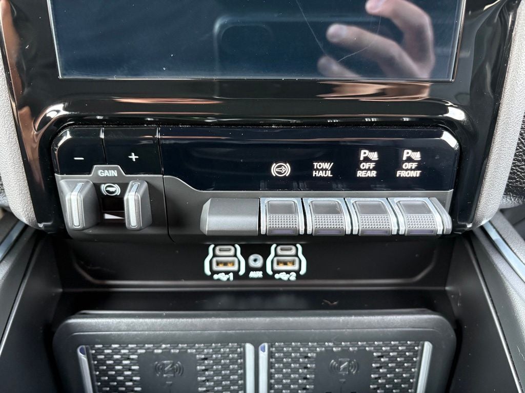 2025 RAM 3500 Laramie Crew Cab 4x4 6'4' Box