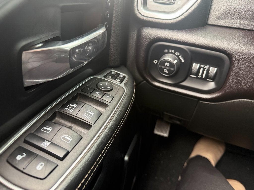 2023 RAM 3500 Laramie Crew Cab 4x4 6'4' Box