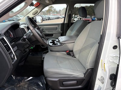 2017 RAM 3500 SLT Crew Cab 4x4 8' Box