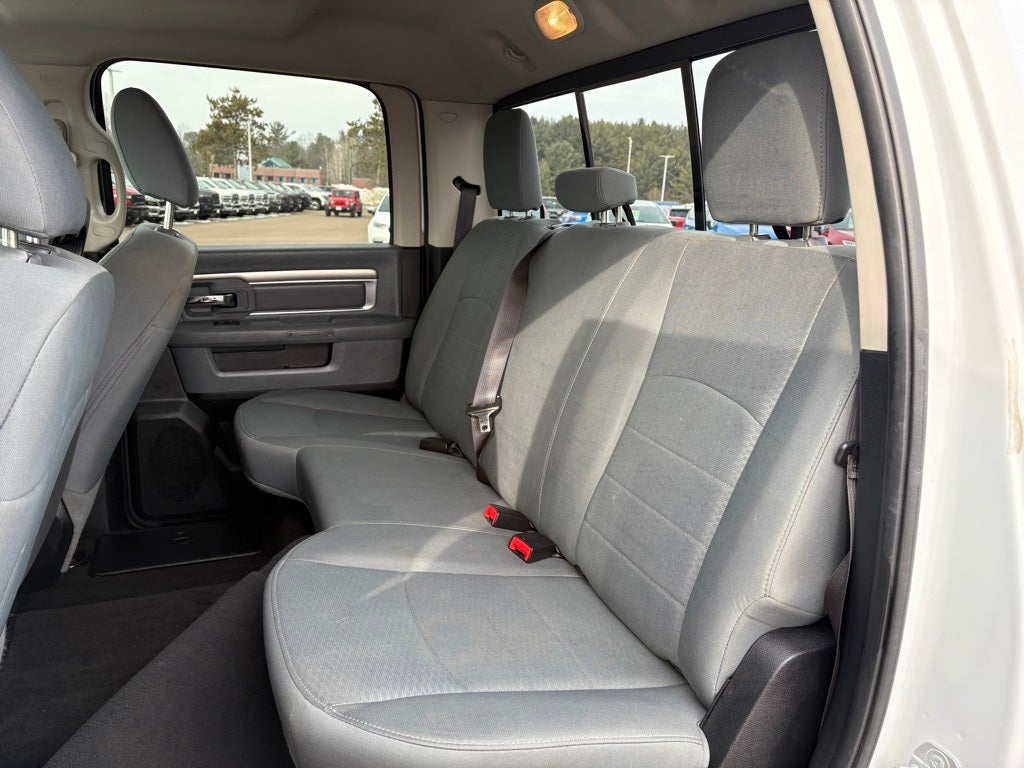 2017 RAM 3500 SLT Crew Cab 4x4 8' Box