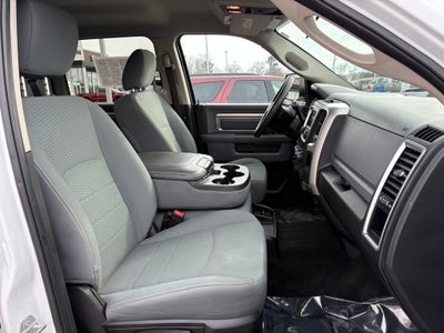 2017 RAM 3500 SLT Crew Cab 4x4 8' Box