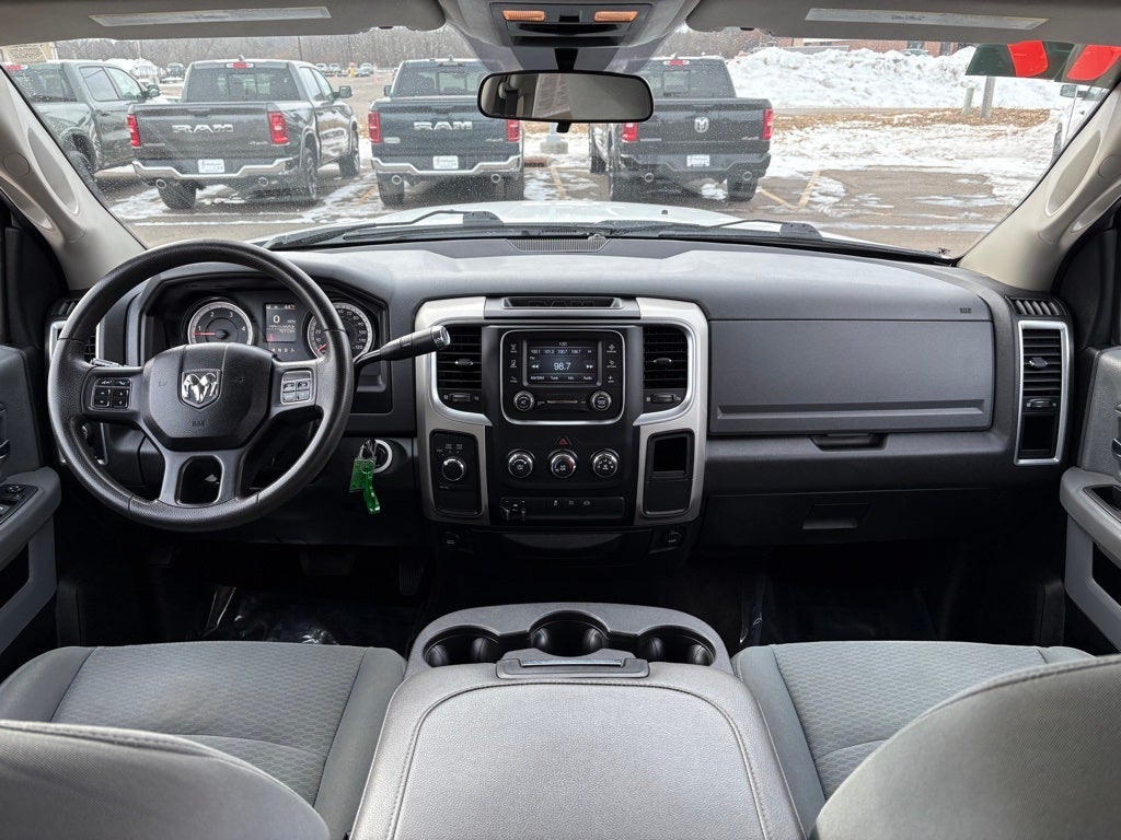 2017 RAM 3500 SLT Crew Cab 4x4 8' Box